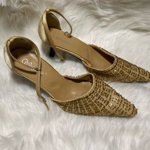 Weiyiya gold sequin heel